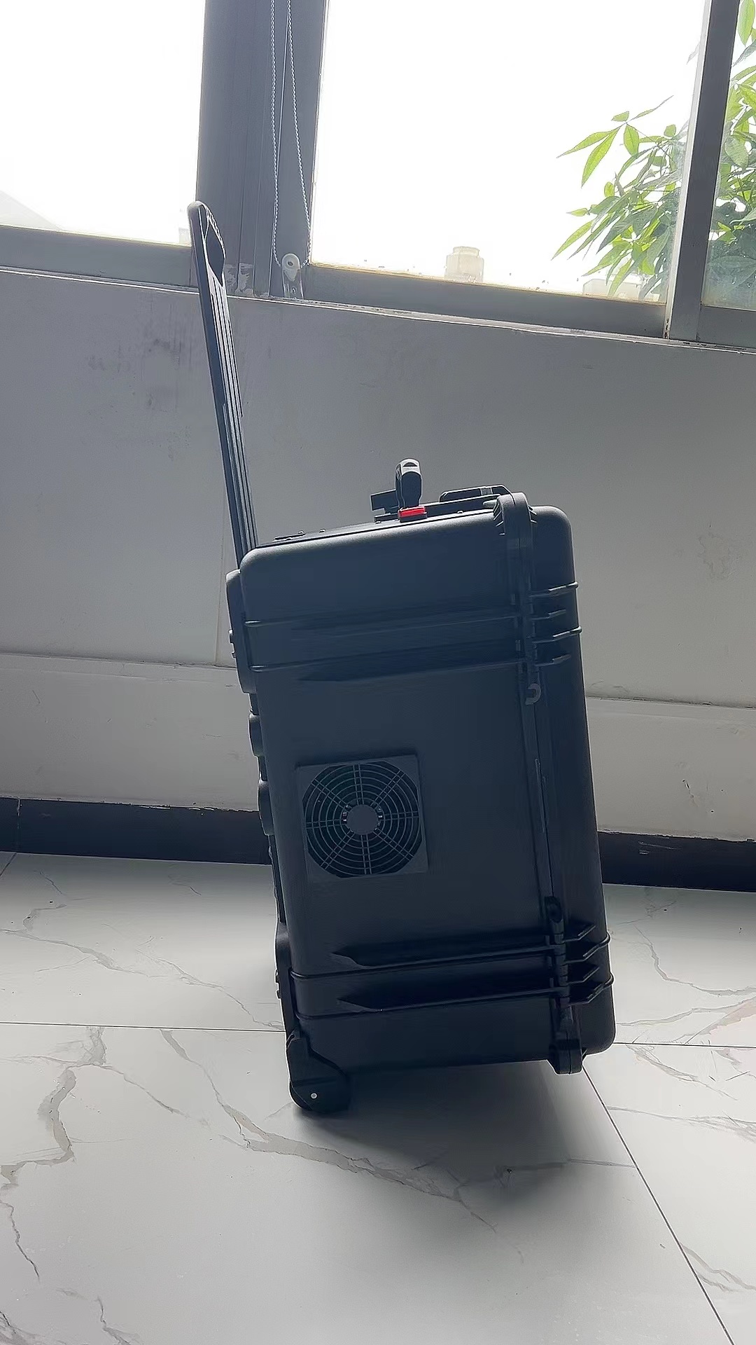 乌鲁木齐手拉箱型移动通信干扰器
